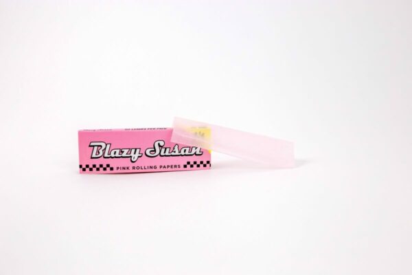 Blazy Susan – Pink Rolling Papers – 1-1/4 | Kootenay Botanicals Canada