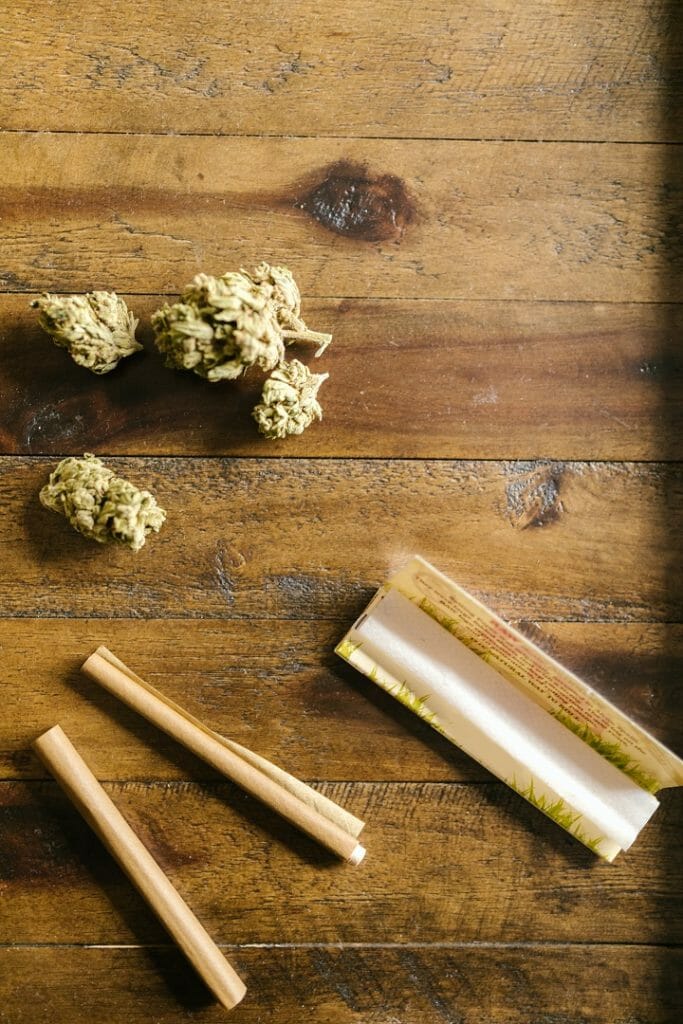 A Guide to Rolling a Blunt with Tobacco Blunt Wraps | Kootenay Botanicals Canada | Kootenay Botanicals Canada